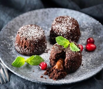 il miglior dessert al cioccolato: soufflé o torta alla lava