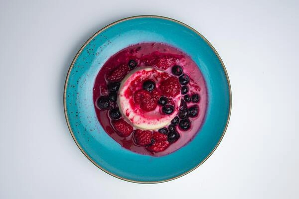 panna cotta con lamponi