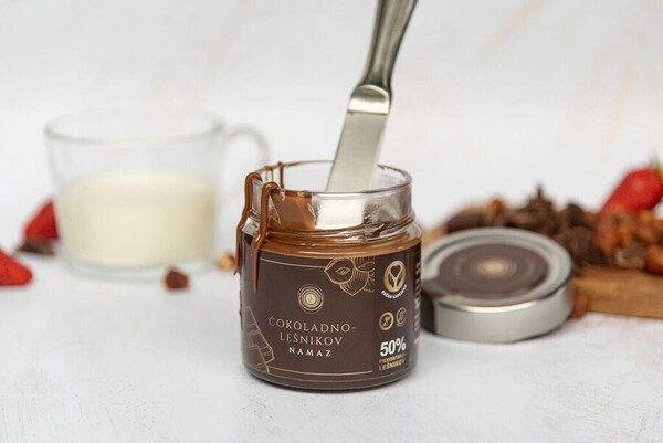 sfogliatine alla frutta con crema spalmabile al cioccolato e nocciole