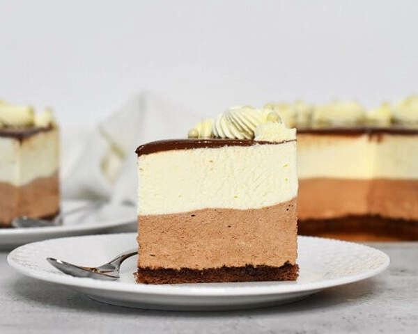la ricetta della torta cremosa al doppio cioccolato è qui